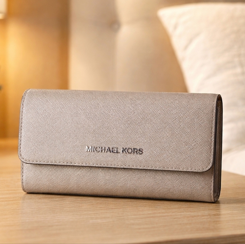 Michael Kors Trifold Wallet Jet Set Travel Wallet Gray ECUMichael KorsJet Set